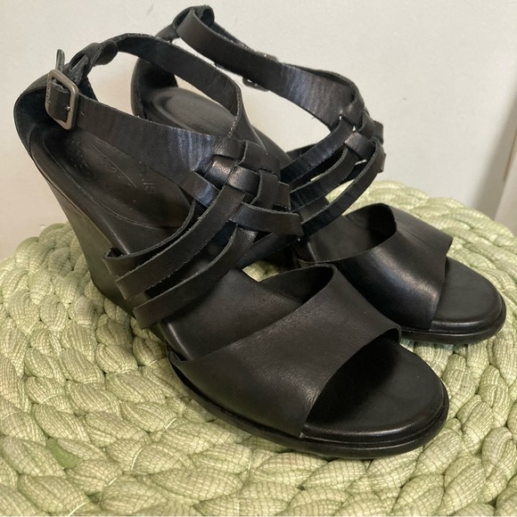 Korkease Adelaide Black Woven Leather Chunky Wedge Heel - Picture 3 of 9